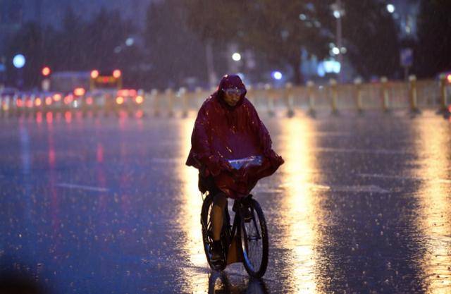 北京海淀丰台等地降雨已达暴雨级别最大小时雨强在此地