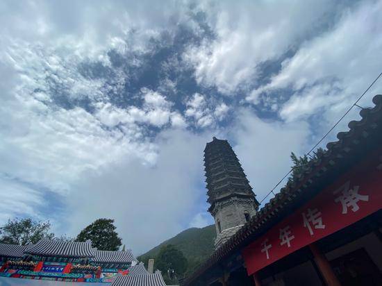 大雨过后北京千年古刹云居寺今现绝美云海