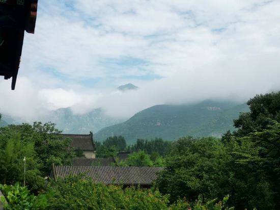 大雨过后北京千年古刹云居寺今现绝美云海