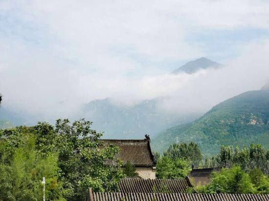 大雨过后北京千年古刹云居寺今现绝美云海