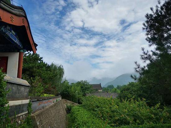 大雨过后北京千年古刹云居寺今现绝美云海