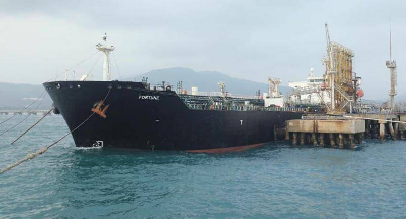5月底，“财富”号等5艘悬挂伊朗国旗的油轮将150万桶汽油运抵委内瑞拉