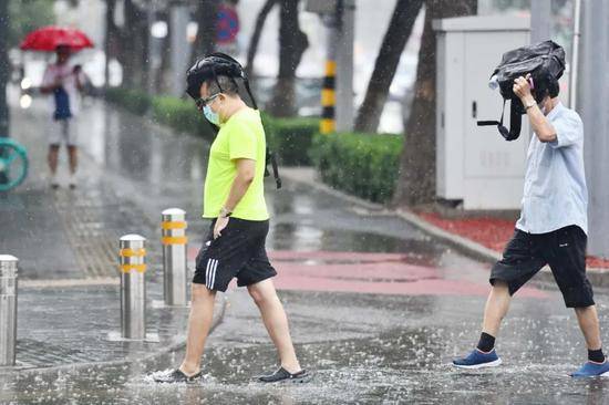 北京三区发布雷电蓝警，局地短时雨强较大！下周雨水频繁光顾京城