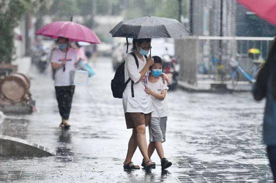 北京三区发布雷电蓝警，局地短时雨强较大！下周雨水频繁光顾京城