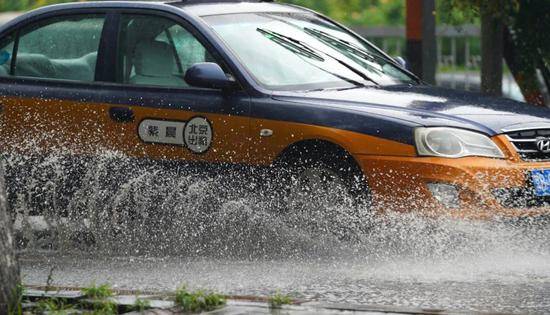 北京三区发布雷电蓝警，局地短时雨强较大！下周雨水频繁光顾京城