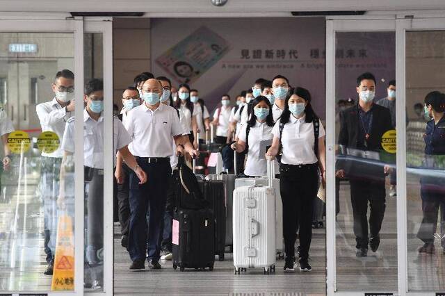 港府：欢迎“内地核酸检测支持队”抵港，感谢中央积极响应特区政府的请求