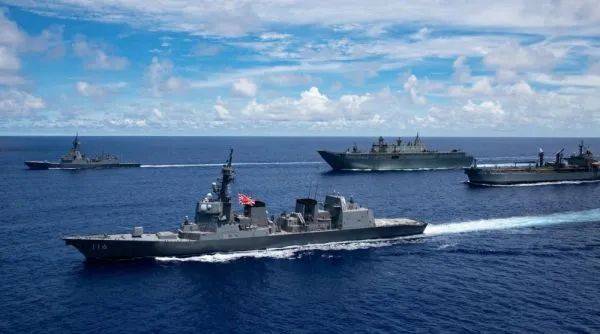 ▲资料图片：2020年7月，美日澳三国舰艇编队在太平洋进行海上联演。（美海军官网）