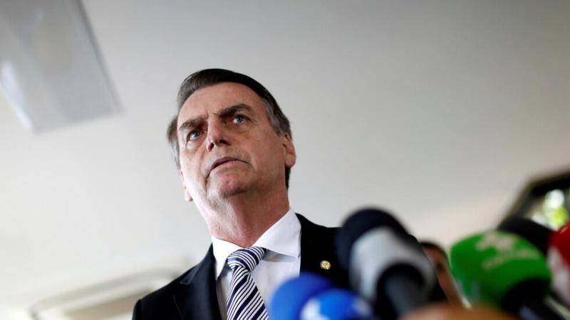 巴西总统嘲讽记者:若你们得新冠 活下来可能性小得多