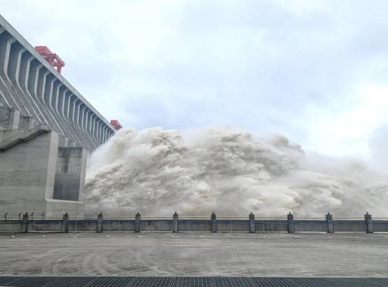 拦洪超70亿立方米！长江第5号洪水平稳通过三峡枢纽工程