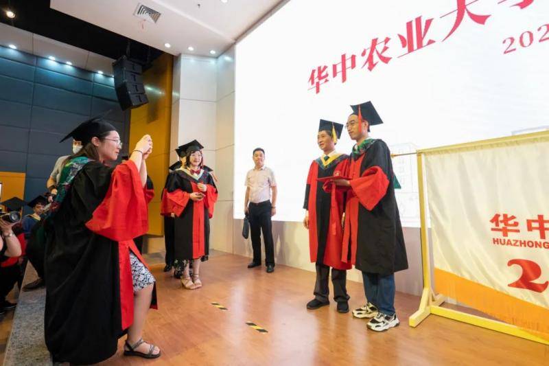 在担当中绽放青春：华中农大举行2020年八月学位授予仪式