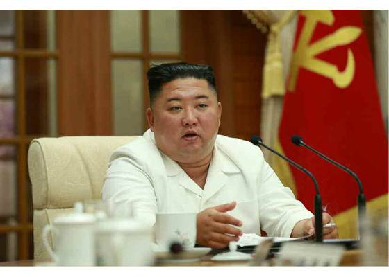 金正恩出席劳动党政治局扩大会议：讨论防台抗疫措施