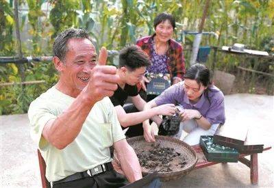 《中国教育报》整版报道！为你们骄傲！