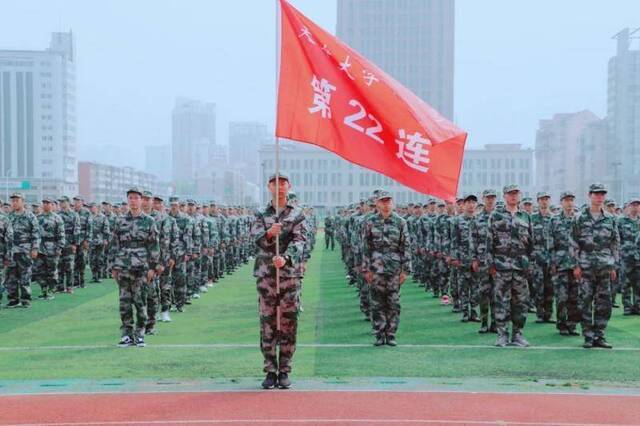 “稍息！立正！”天大军训开始啦！