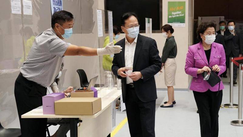 香港中联办工作人员积极参与特区政府“普及社区检测计划”