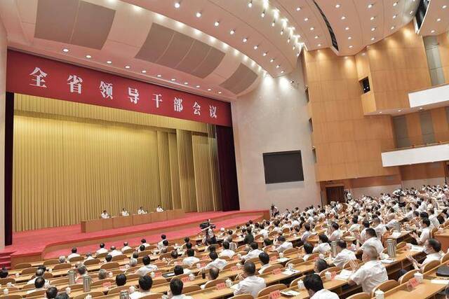  9月1日，全省领导干部会议在省人民大会堂召开。浙江新闻客户端记者梁臻摄