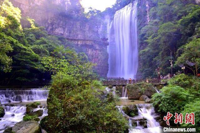 资料图：三峡大瀑布景区。刘康摄