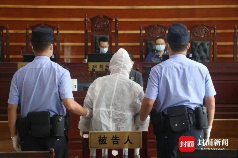 外出打麻将致2人确诊新冠120人隔离 获刑二年！