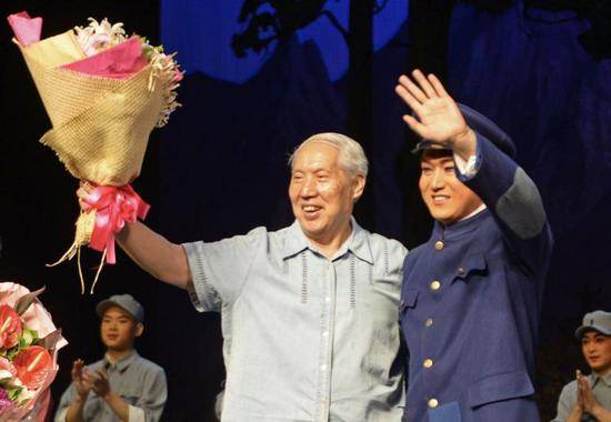 2015年7月，《红灯记》首演，钱浩樑与主演张建峰