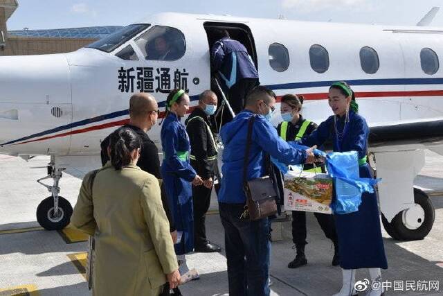 内蒙古镶黄旗新宝拉格机场投运 锡林浩特至镶黄旗仅需1小时