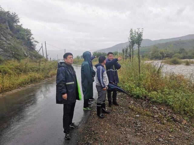 镜头  抗击台风“美莎克” 吉林纪检监察干部在行动