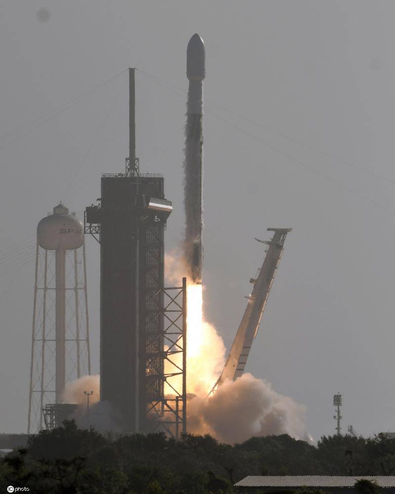 SpaceX再发射一枚猎鹰9号火箭 将60颗Starlink卫星送入轨道