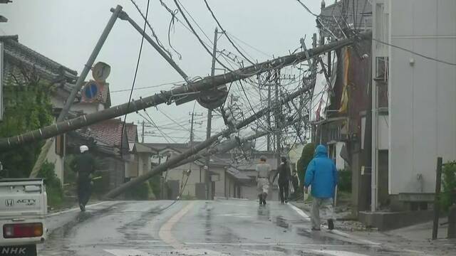 去年9月，台风“法茜”在日本千叶县造成巨大破坏图据NHK电视台