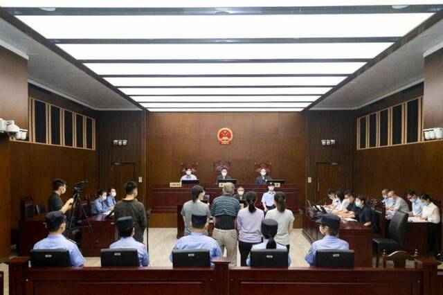 “上海一中法院”微信公号图