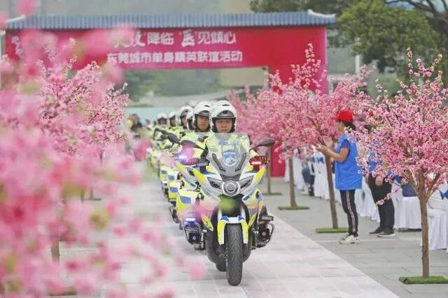 囍！脱下天使战袍，换上大红婚服，20对医护将集体结婚