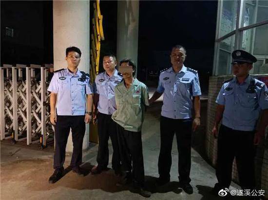 无牌摩托屡次恶意逼停大货车 警方通报：刑拘！