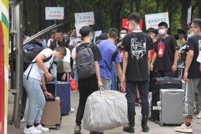 西农，我来了！直击新生报到首日！