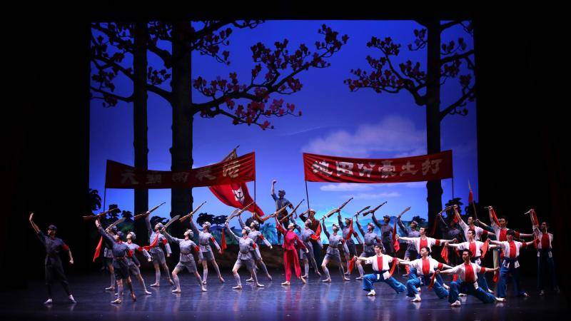 中国芭蕾舞剧经典《红色娘子军》回归｜新京报×国家大剧院