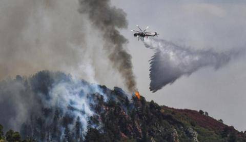 火灾已经在加州排放了大约2170万吨碳。图：CNN