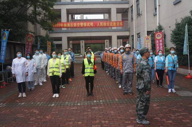 上海1400多台防空警报器今天上午同时鸣响……