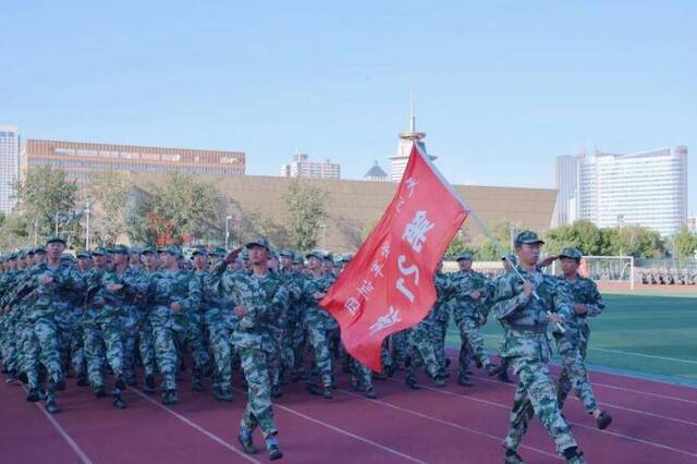 定格！这是我们的天大军训纪念册！