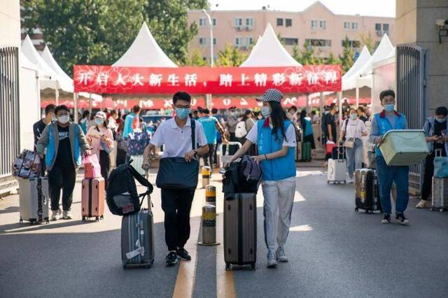 萌新来啦！2020级人大新生报到现场直击！