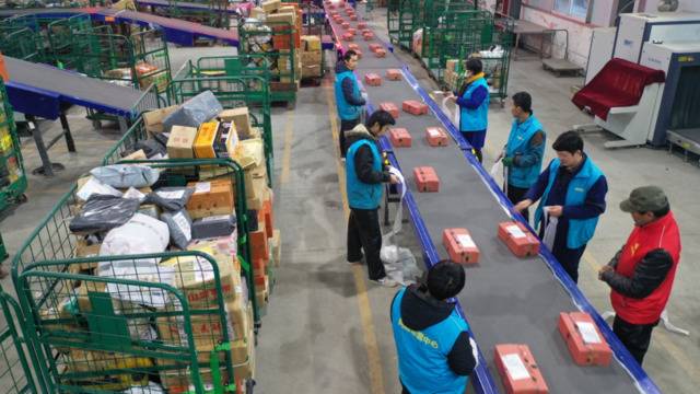 中国邮政与拼多多战略合作，3年内将打造150个农产品基地