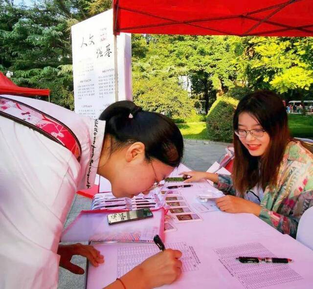 萌新来啦！2020级人大新生报到现场直击！