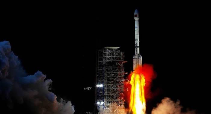 中国预计今年底之前发射“嫦娥五号”实现月球区域软着陆及采样返回