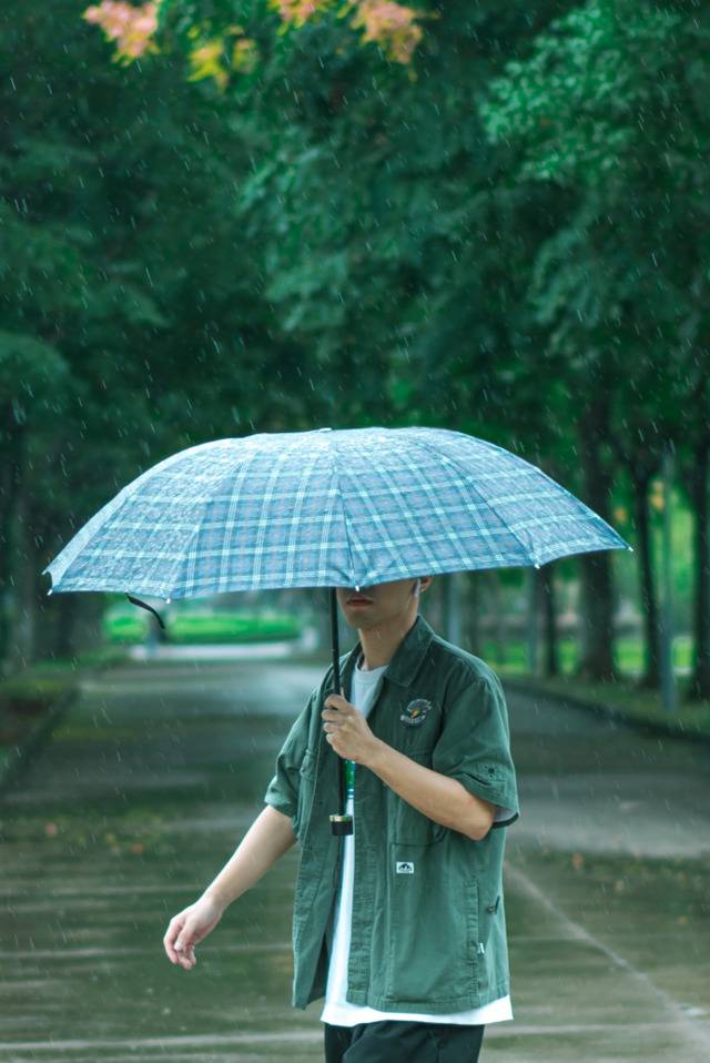 每一帧都是壁纸！雨中浙师竟美成这样…你那儿也下雨了吗？