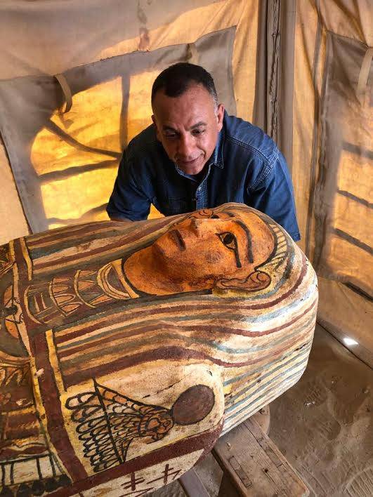 埃及吉萨金字塔群以南 出土14具2500多年历史的木棺