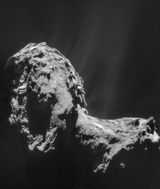 外媒：科学家首次在彗星周围探测到极光