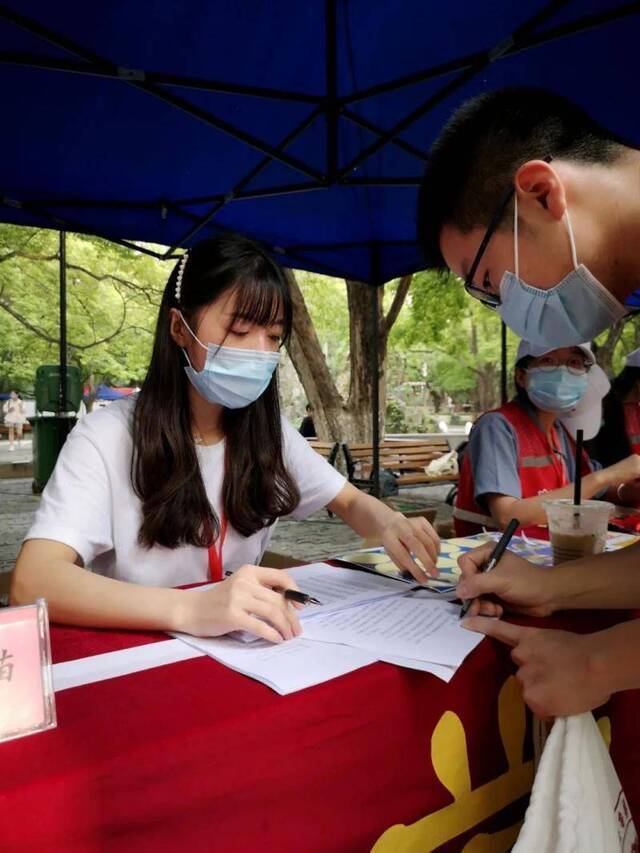 学长学姐如是说  点击解锁更多「大学」关键词