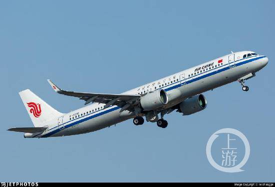 ▲9月23日执飞CA4230航班的国航客机B-305G图片：jetphotos