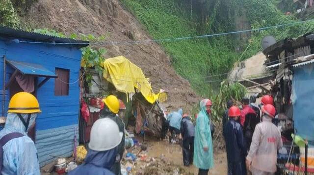 印度东北部梅加拉亚邦洪水致13人死亡