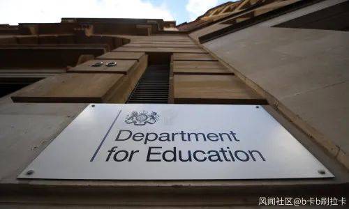 英政府下令：学校不得使用反资本主义教材