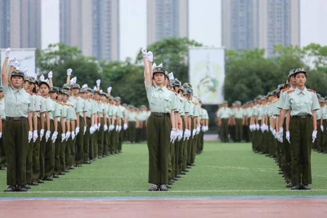 报告！重庆大学2020级新生集结完毕，请检阅！