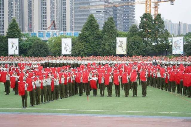 报告！重庆大学2020级新生集结完毕，请检阅！