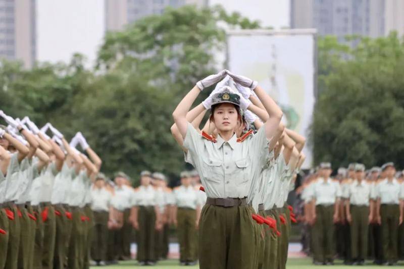 报告！重庆大学2020级新生集结完毕，请检阅！