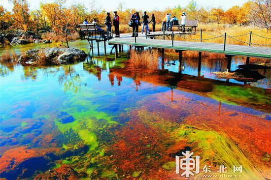 黑河五大连池风景区温泊。