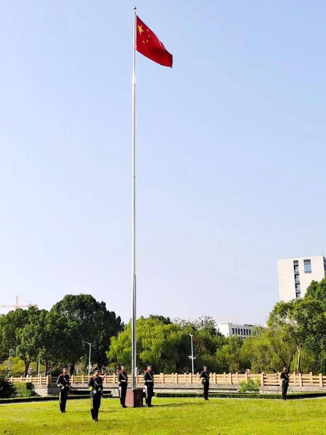 双节同至，满满仪式感！华东师大带你这样过节！